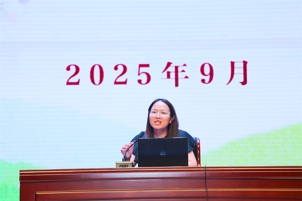 f90fc01e4a0a456b8c6e43e7ee93bfed.jpg f90fc01e4a0a456b8c6e43e7ee93bfed.jpg