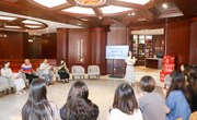 学者郭谦向我校捐赠图书、书画作品